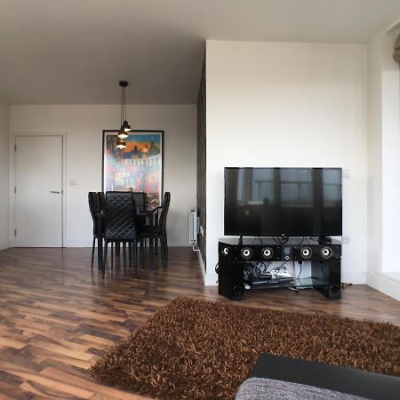 Luxury 2 Bed Penthouse Apartment Near Station Londres Exterior foto