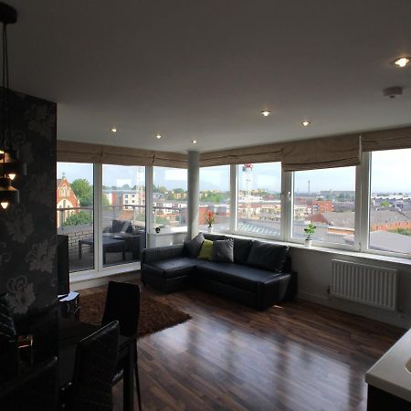 Luxury 2 Bed Penthouse Apartment Near Station Londres Exterior foto