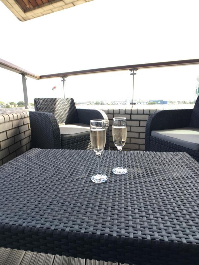 Luxury 2 Bed Penthouse Apartment Near Station Londres Exterior foto
