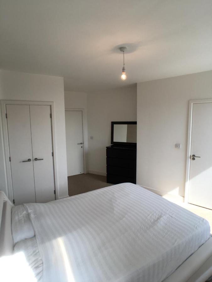 Luxury 2 Bed Penthouse Apartment Near Station Londres Exterior foto